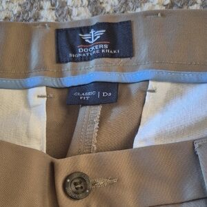 Dockers Men's Classic Fit Chinos - Khaki